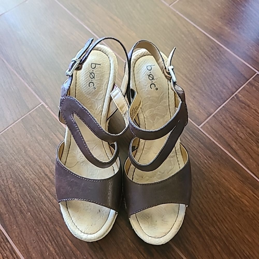 B.O.C Brown Wedge Sandal sz 8, Retro, 70s modern style